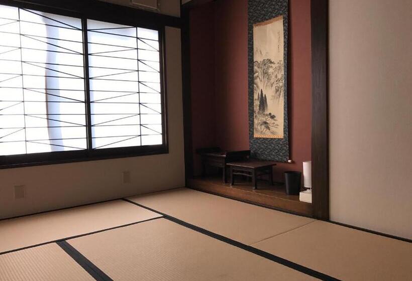 Номер Стандарт Трехместный, Guest House Kuranomachi ゲストハウス蔵の街