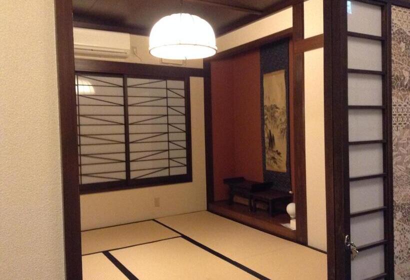 Номер Стандарт Трехместный, Guest House Kuranomachi ゲストハウス蔵の街