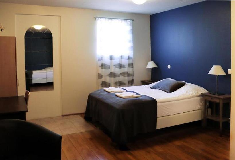 اتاق استاندارد سه نفره, Saxa Guesthouse