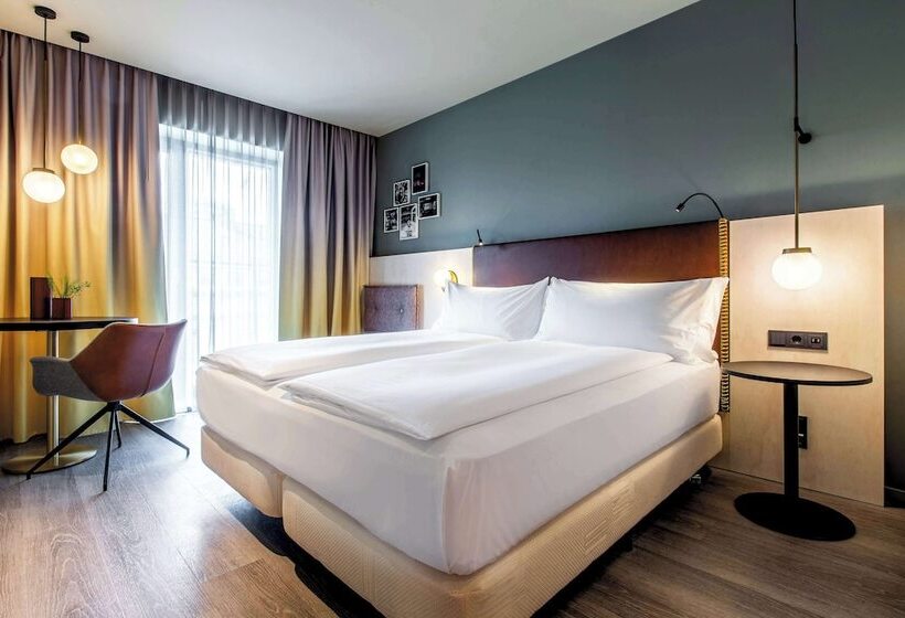 스탠다드 룸 더블 침대, Hilton Garden Inn Mannheim