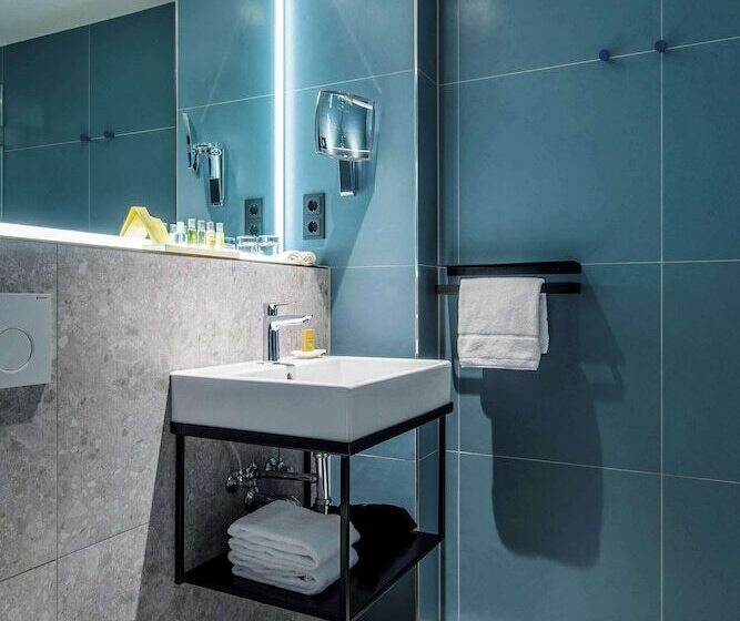 디럭스 룸, Hilton Garden Inn Mannheim
