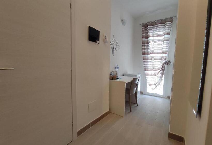 Номер Economy, In Centros Vicino Cefalu Selfchekin