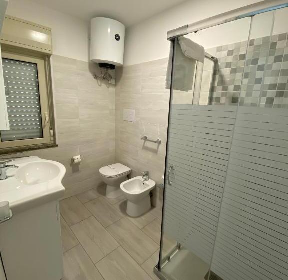 Четырехместный Номер Стандарт с Балконом, In Centros Vicino Cefalu Selfchekin