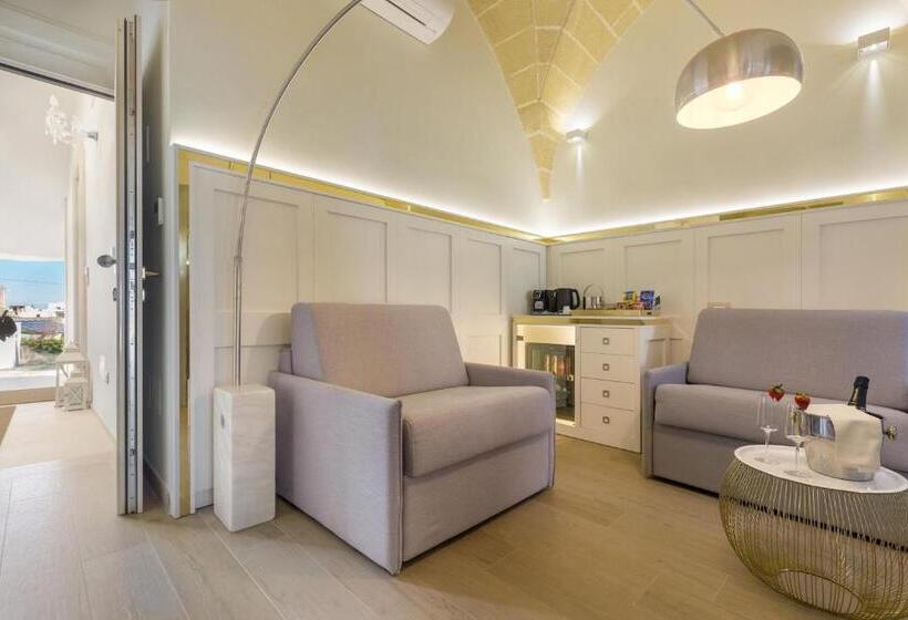 Полулюкс Одноместный с Террасой, Acquaviva Suites