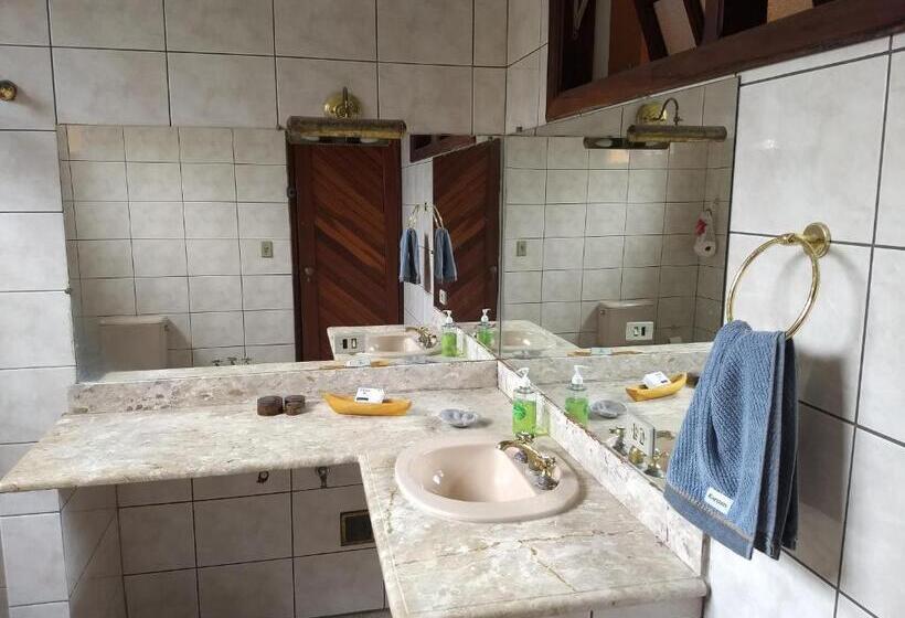 Quarto Estandar, Solar Das Canoas Prumirim