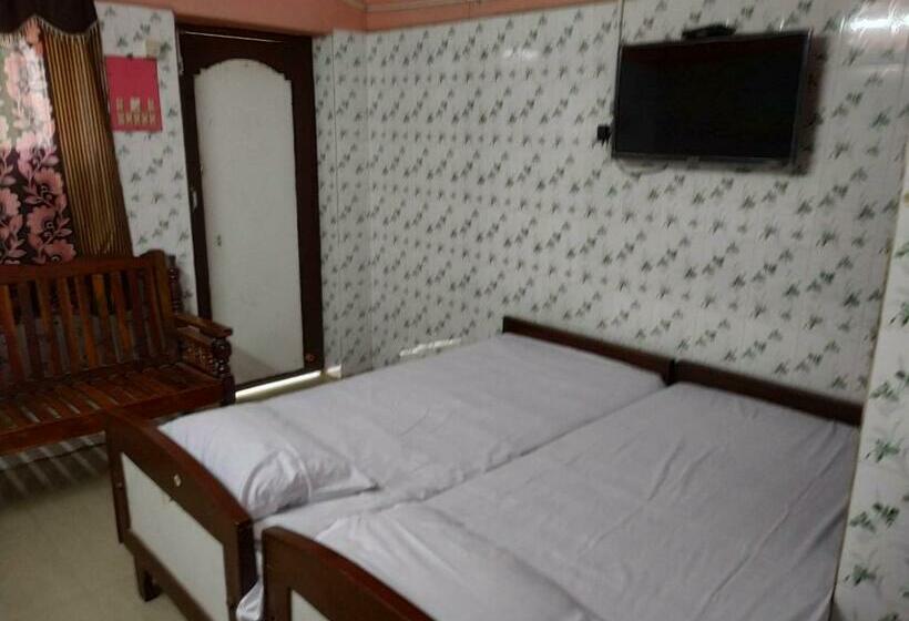 Номер Deluxe, Meera Lodge