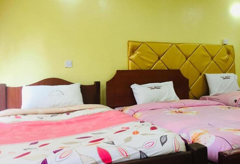 اتاق سوپریور سه تخته, Vienna Woods Hotel Nakuru