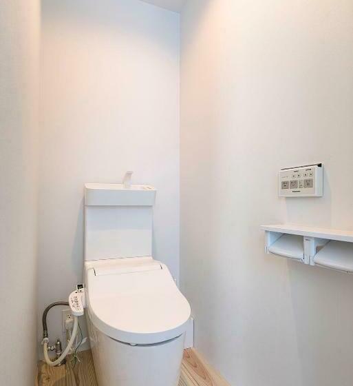 Кровать в Общей Комнате, Manga Art Hotel, Tokyo