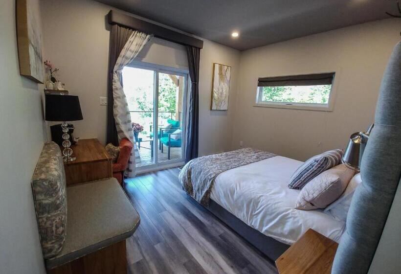 Номер Стандарт с Балконом, Le Bellevue Modern Lodge