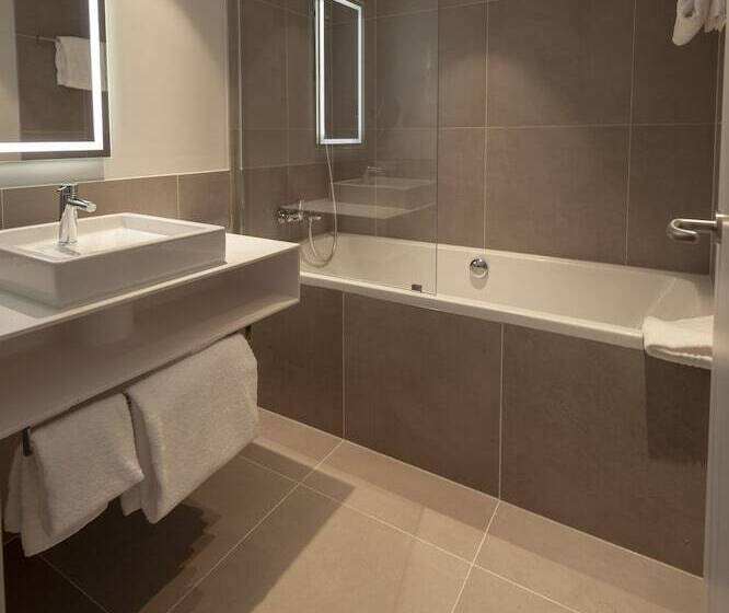 Номер Superior, Novotel Regensburg Zentrum
