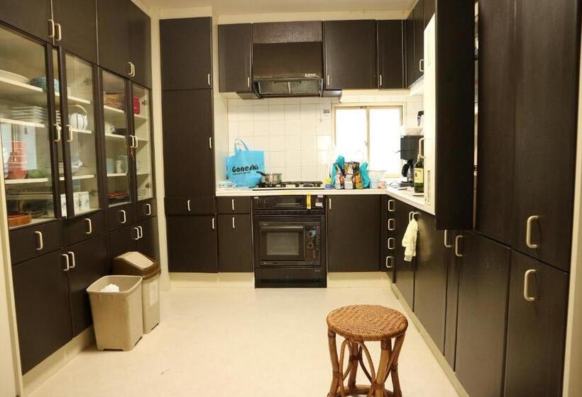 Łóżko we Wspólnym Pokoju, Hostel Jumpu Manpan