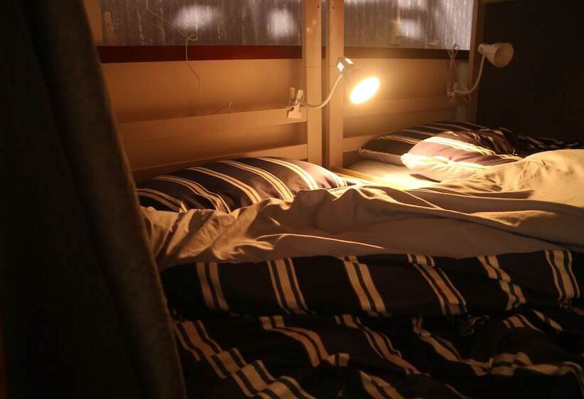 Łóżko we Wspólnym Pokoju, Hostel Jumpu Manpan