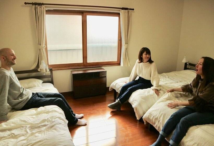 Łóżko we Wspólnym Pokoju, Hostel Jumpu Manpan
