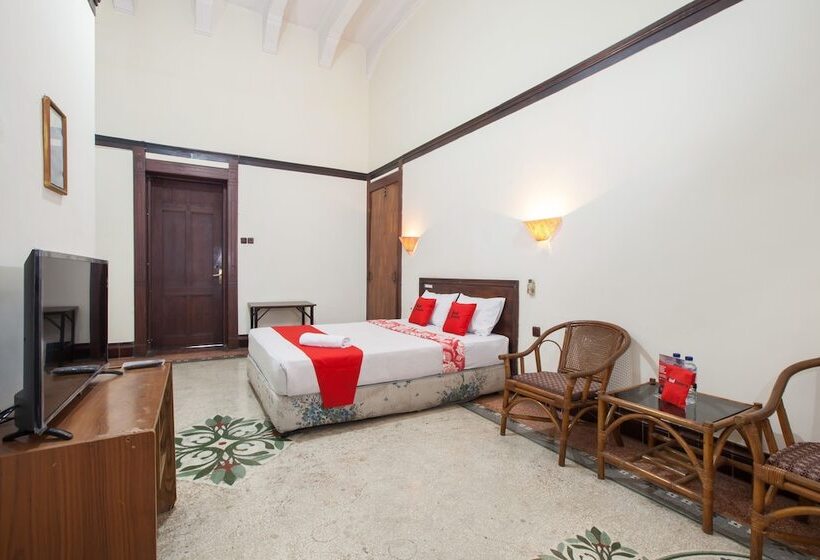 Номер Стандарт, Reddoorz @ Lawang