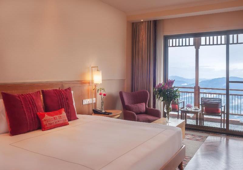 Номер Премиум, Taj Theog Resort & Spa Shimla