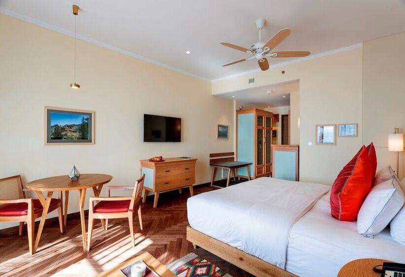 Номер Deluxe Внутренний, Taj Theog Resort & Spa Shimla