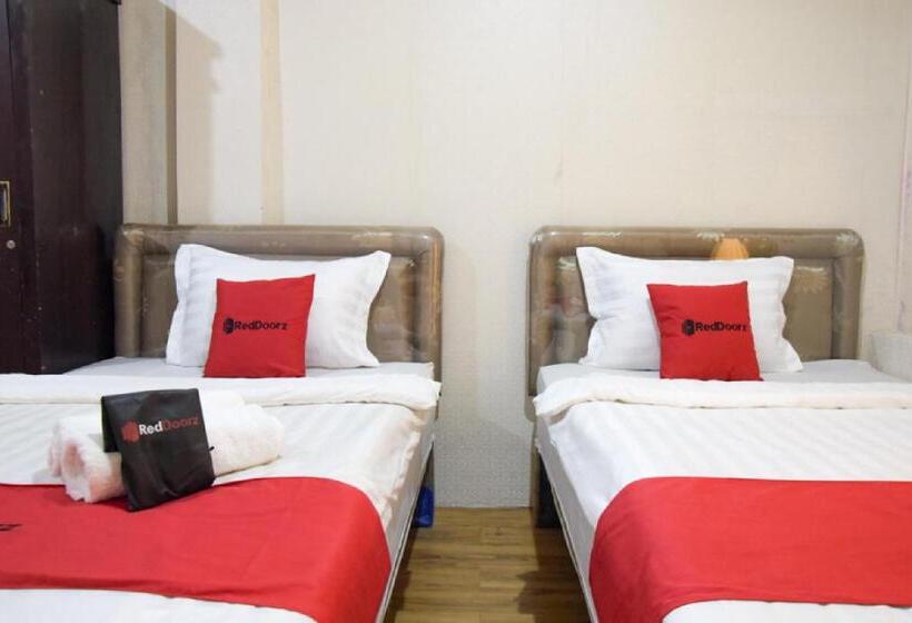 Quarto Estandar, Reddoorz Near Pelabuhan Tanjung Perak 2 Surabaya