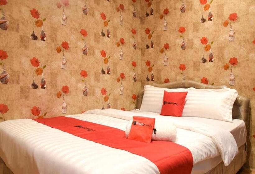 Quarto Economy, Reddoorz Near Pelabuhan Tanjung Perak 2 Surabaya