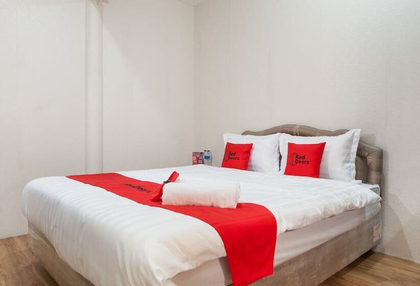 Quarto Estandar, Reddoorz Near Pelabuhan Tanjung Perak 2 Surabaya