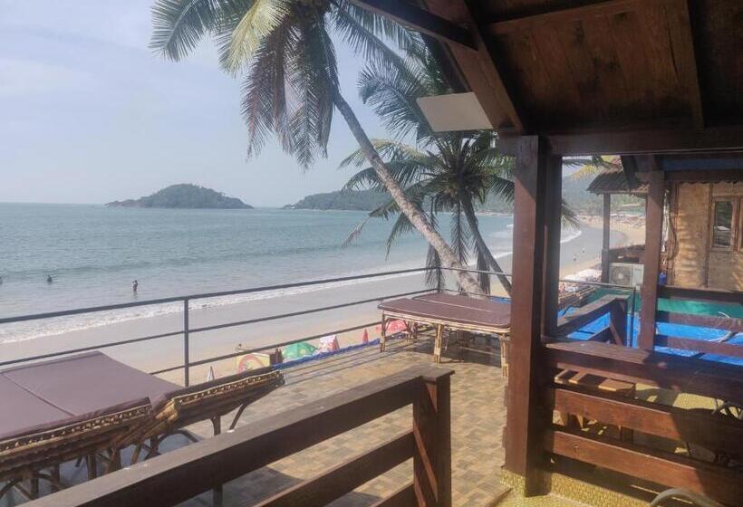 Номер Deluxe Вид на Море с Балконом, Palolem Luxuries Beach Cottages