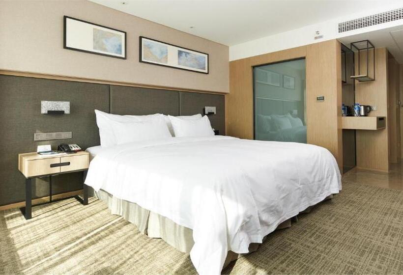 Номер бизнес-класса, Zenith Hotel Near Train Station & The Mixc