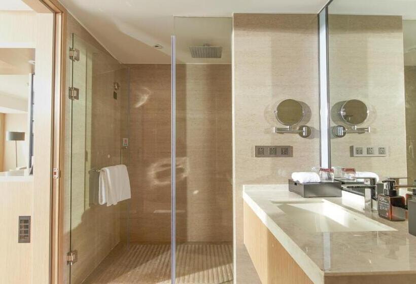 Президентский Люкс, Zenith Hotel Near Train Station & The Mixc