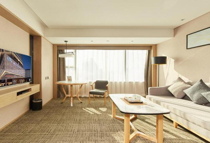 Президентский Люкс, Zenith Hotel Near Train Station & The Mixc