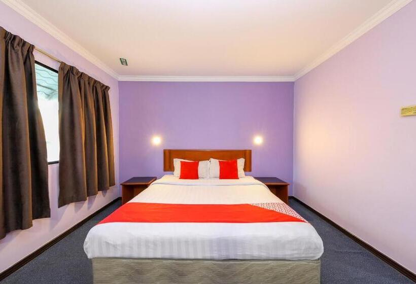 Номер Deluxe Кровать Кинг, Oyo 472 Comfort Hotel 1
