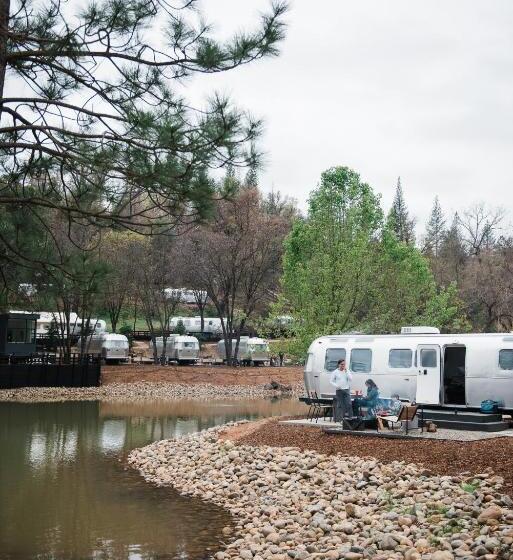 디럭스 룸, Autocamp Yosemite