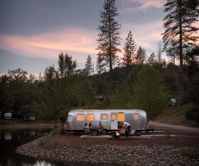 디럭스 스위트, Autocamp Yosemite