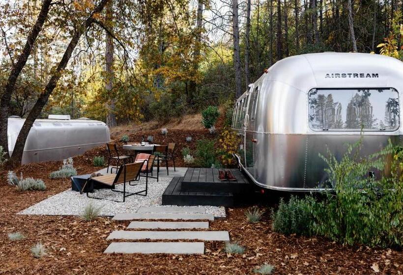 베이직 3인 룸, Autocamp Yosemite