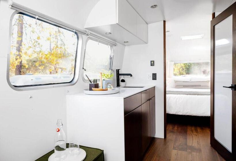 베이직 3인 룸, Autocamp Yosemite