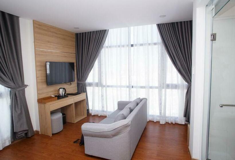 اتاق استاندارد سه تخته با بالکن, Lily Apartment
