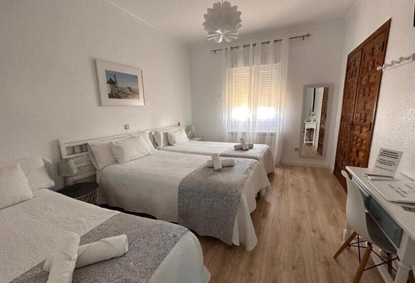 Номер Стандарт Трехместный, Consuegra
