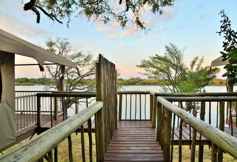 Deluxe room with river view, Jackalberry Chobe