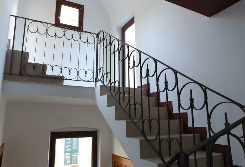 اتاق لوکس با تخت بزرگ, B&b Castanea
