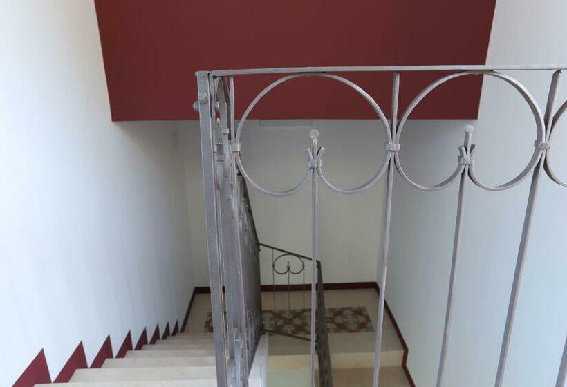 اتاق لوکس با تخت بزرگ, B&b Castanea