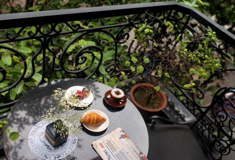 سوئیت با بالکن, Aira Boutique Hanoi Hotel & Spa