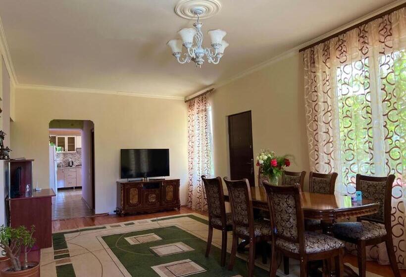 이코노미 룸, Igor Bed And Breakfast