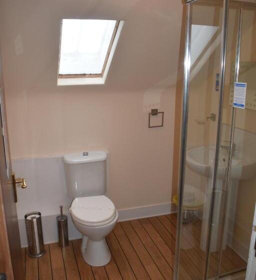 Standard room with outdoor bath, Cheers Cafe Bar & Tavern