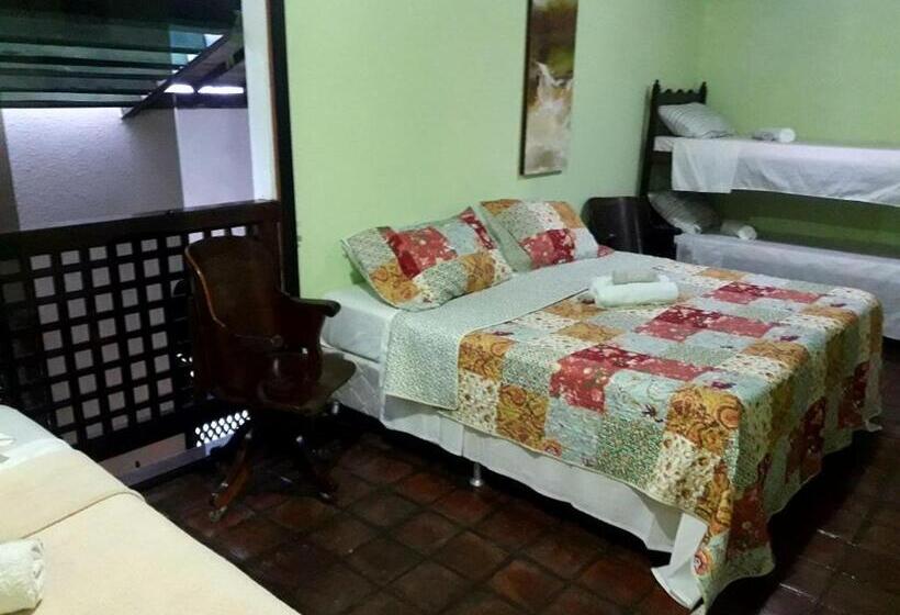 디럭스 룸, Hostel Da 13 E Suítes