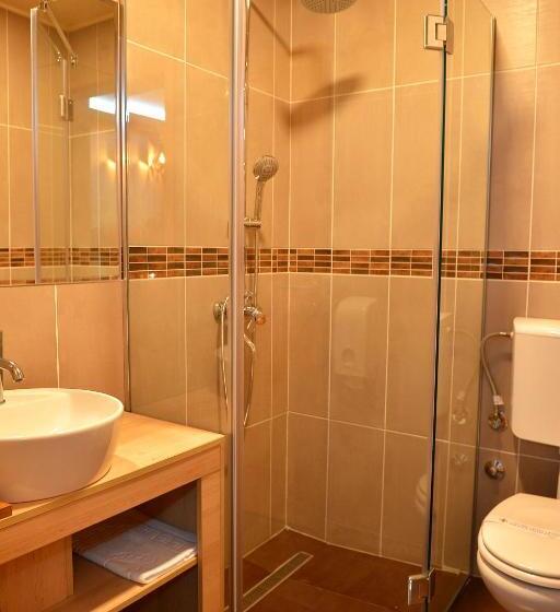 اتاق استاندارد, Restaurant & Apartments & Rooms Avenia