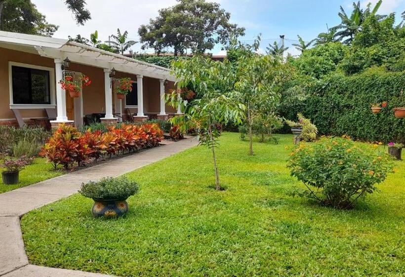 غرفة قياسية مطلّة علي الحديقة, Airport Costa Rica B&b