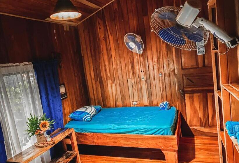 Трехместный Номер Комфорт, Hostel Marisol