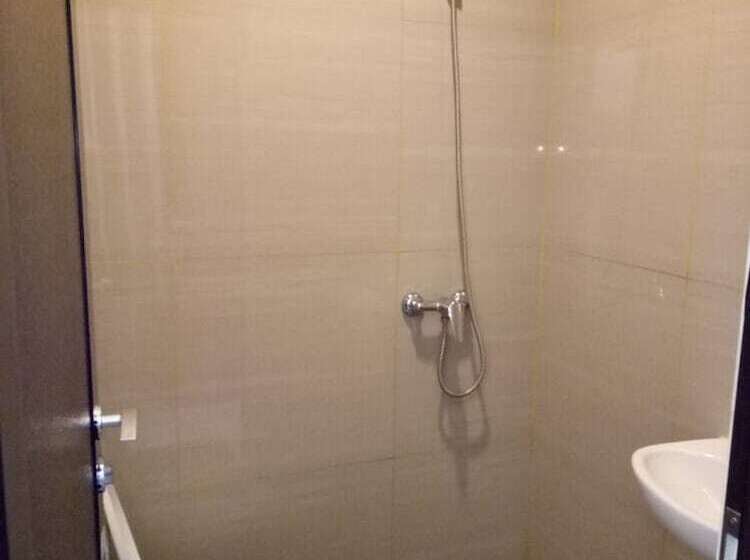 Номер Стандарт, Reddoorz @ Raya Ngagel 2