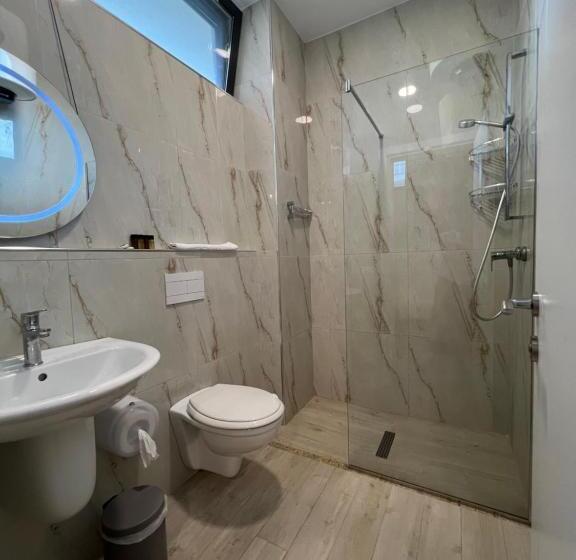 اتاق خانوادگی, Domus Hotel & Apartments
