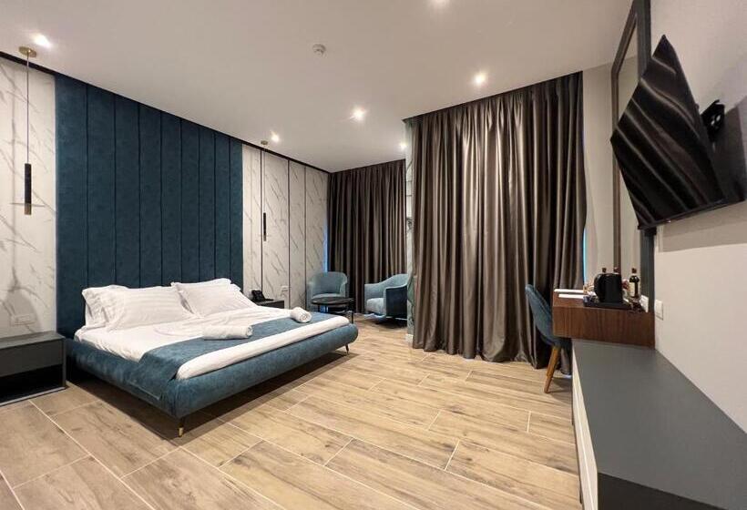 اتاق لوکس با تخت بزرگ, Domus Hotel & Apartments