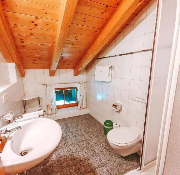 Студия Deluxe, Kaiserhof