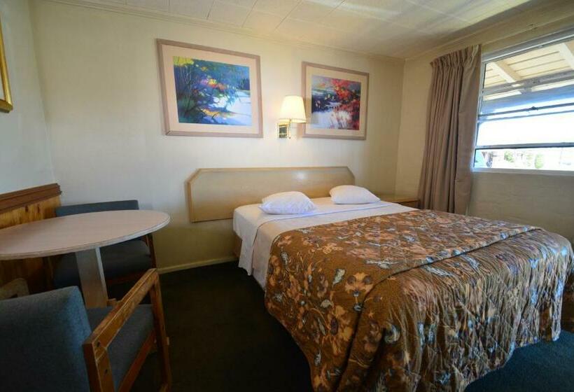 Номер Стандарт, Western Hills Motel