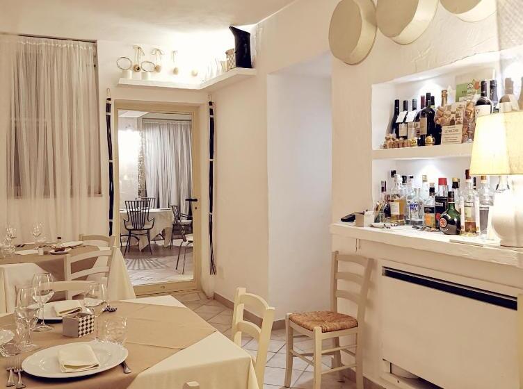 Семейный Номер Вид на Сад, Flos Guest House